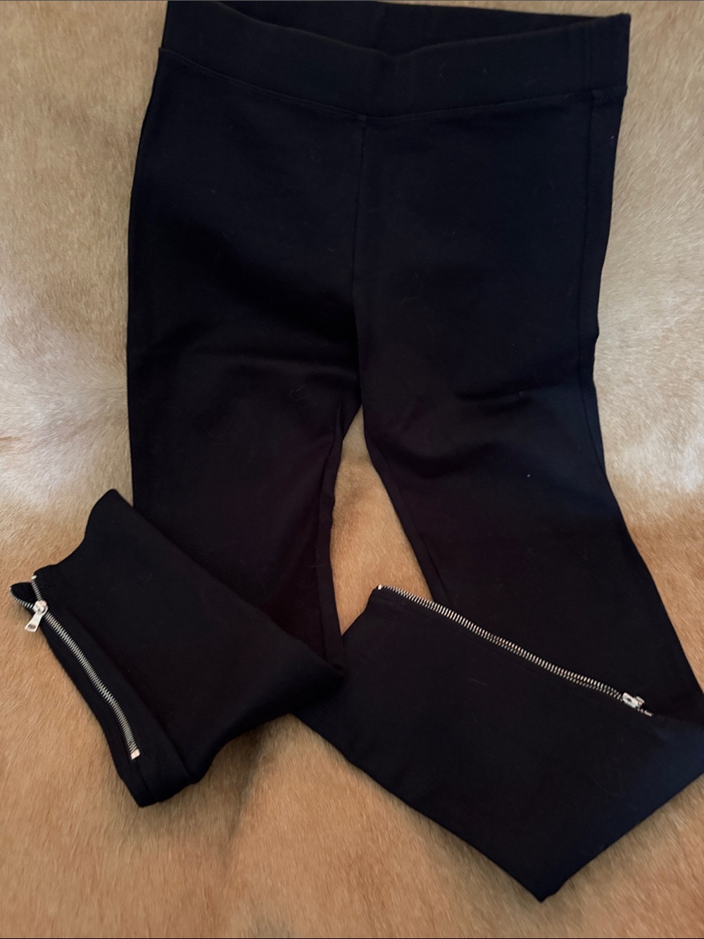 GAP Black Zip-Hem  extra small pants with side silver tone zippers